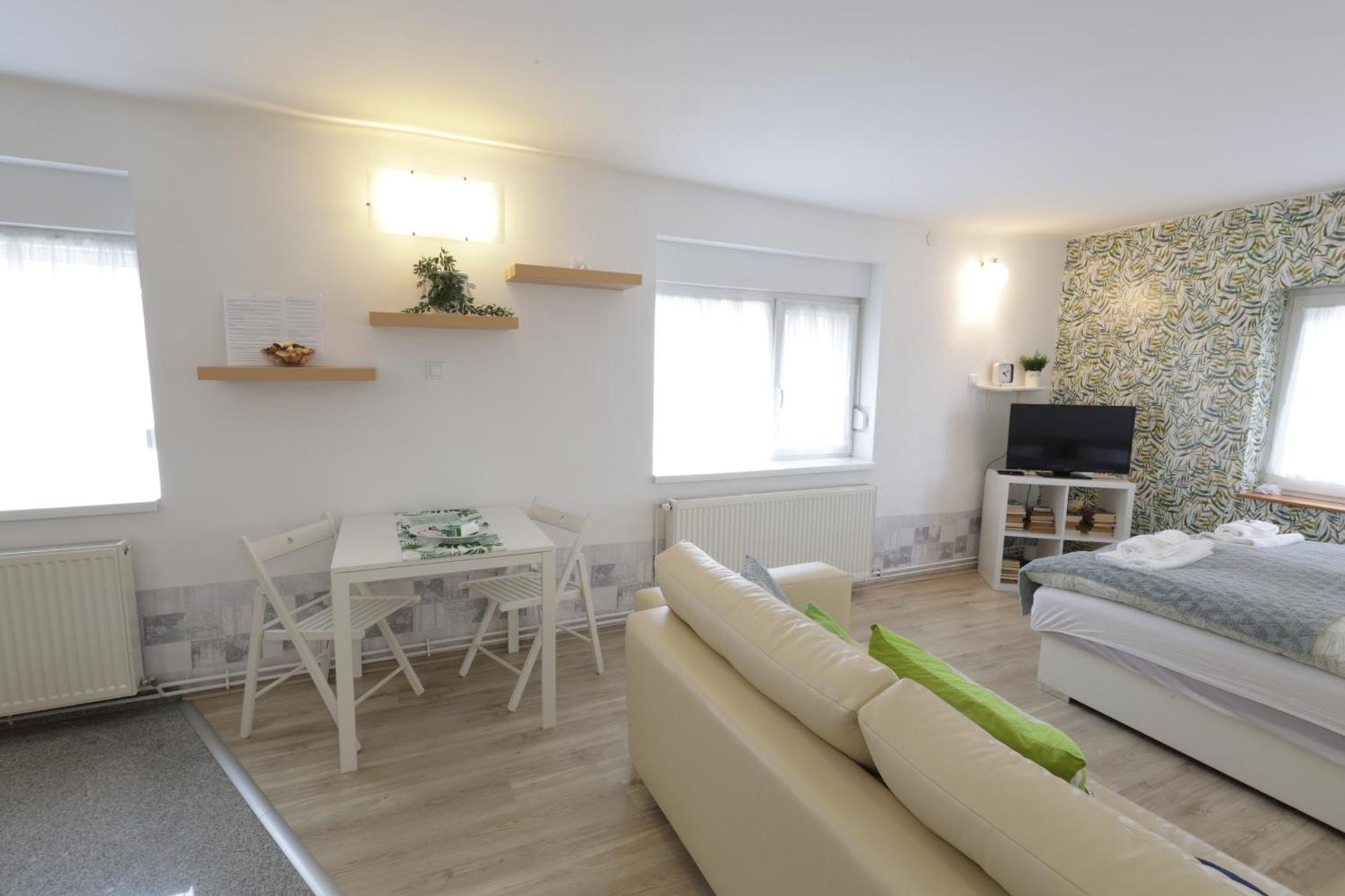 Stardust Apartman Pecs Exterior photo